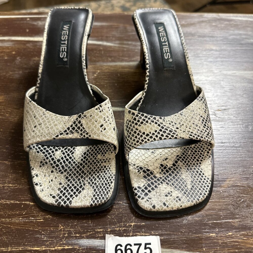 Westies size 8 m preowned
